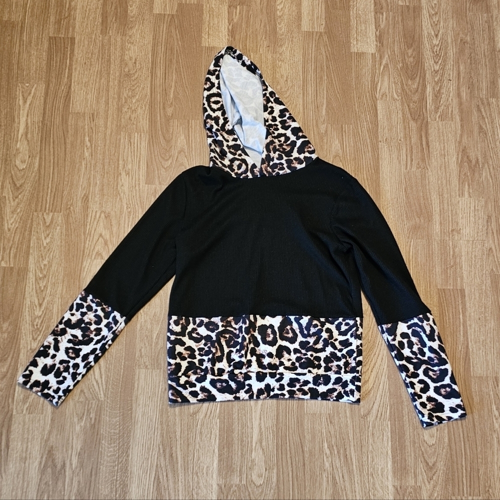 SHEIN Black Thin Hoodie With Animal Print